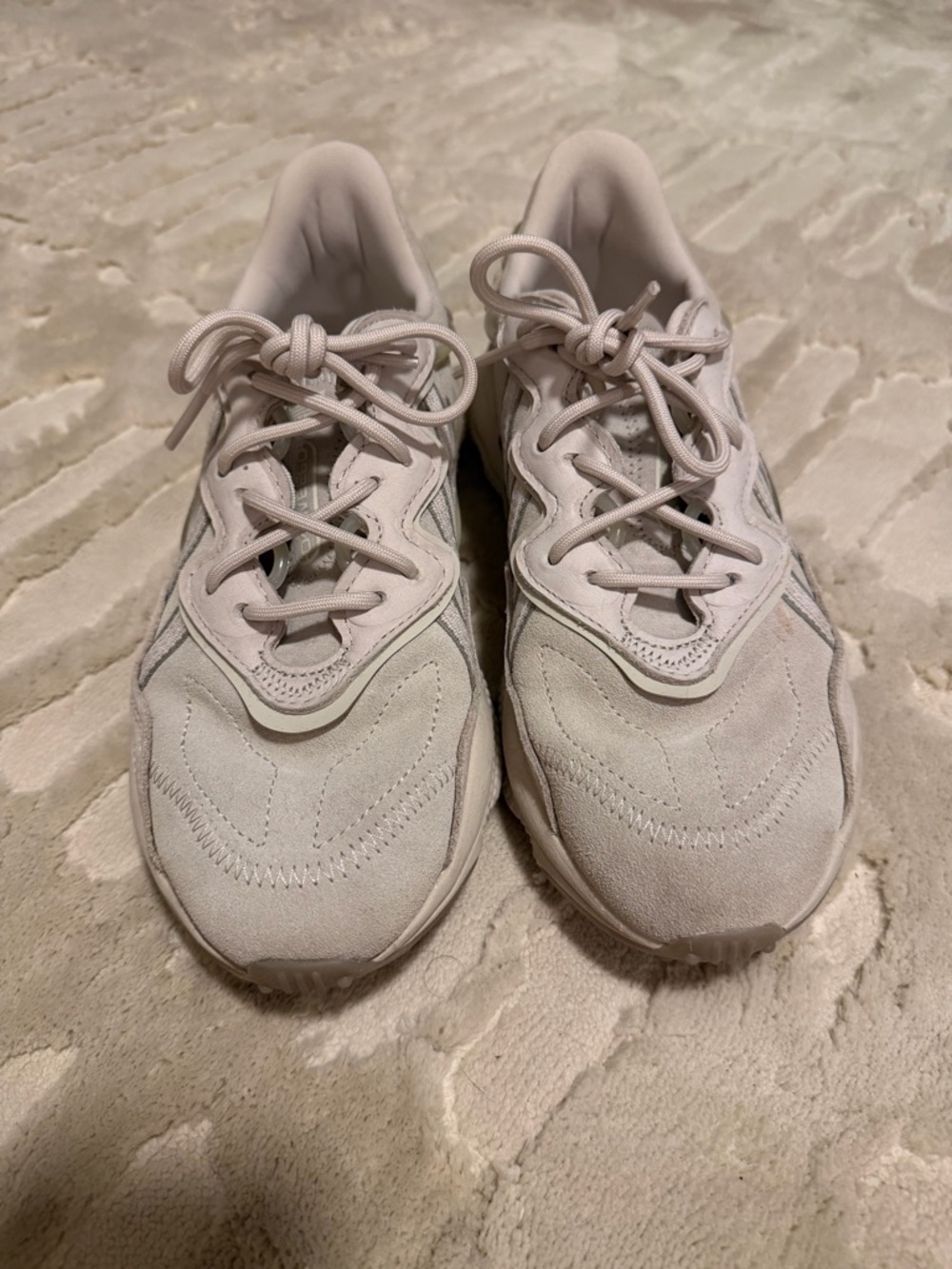 Adidas Ozweego Size 7 Women’s